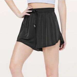 Lululemon Principal Dancer Black Size 6